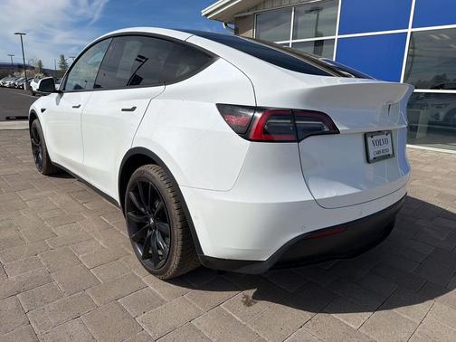 2021 Tesla Model Y Standard Range Rear-Wheel Drive