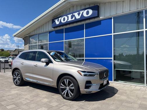 Bright Dusk Metallic 2023 Volvo XC60 B5 Plus Bright Theme