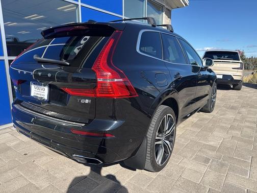 2019 Volvo XC60 Recharge Plug-In Hybrid T8 R-Design