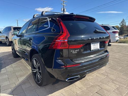 2019 Volvo XC60 Recharge Plug-In Hybrid T8 R-Design