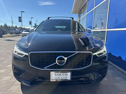 2019 Volvo XC60 Recharge Plug-In Hybrid T8 R-Design