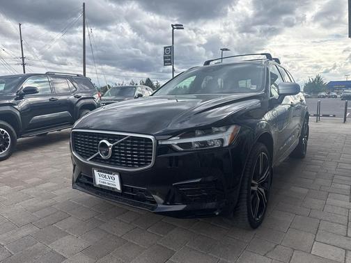 2019 Volvo XC60 Recharge Plug-In Hybrid T8 R-Design