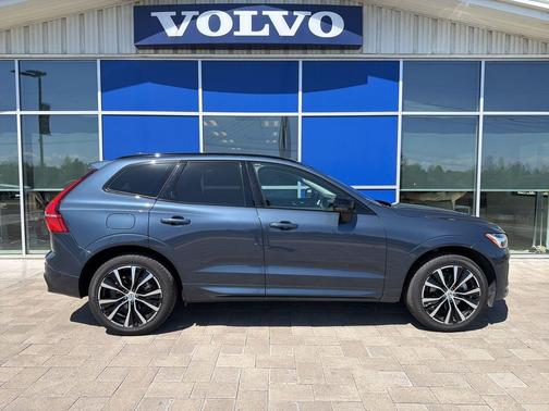 2025 Volvo XC60 B5 Plus