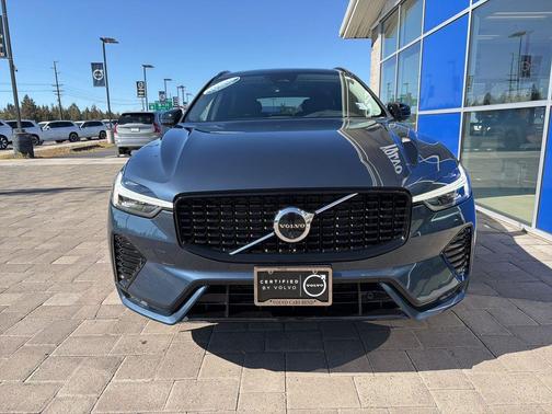 2025 Volvo XC60 B5 Plus