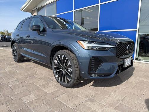 Denim Blue Metallic 2026 Volvo XC60 B5 Ultra
