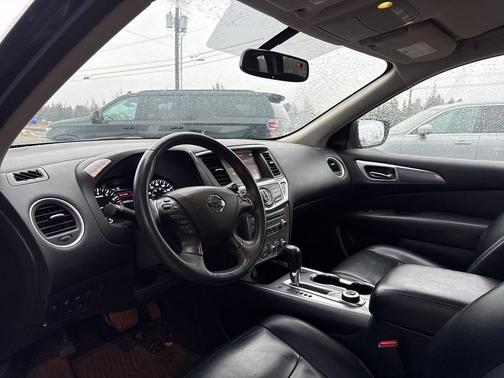 2017 Nissan Pathfinder SL