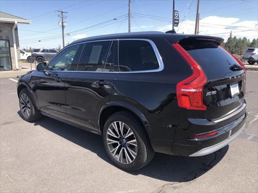 2022 Volvo XC90 T5 Momentum