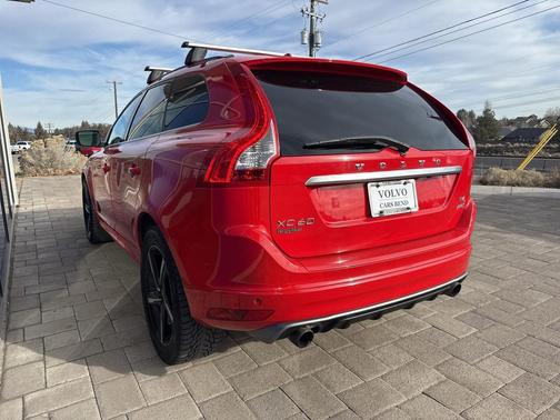 2016 Volvo XC60 T6 Drive-E R-Design Platinum