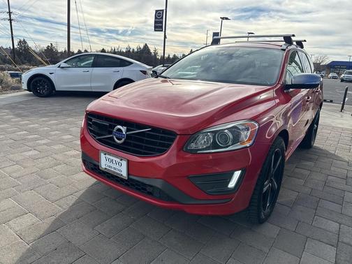 2016 Volvo XC60 T6 Drive-E R-Design Platinum