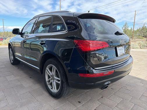 Brilliant Black 2016 Audi Q5 2.0T Premium Plus