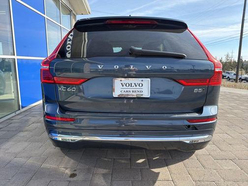 Denim Blue Metallic 2023 Volvo XC60 B5 Ultimate Bright Theme