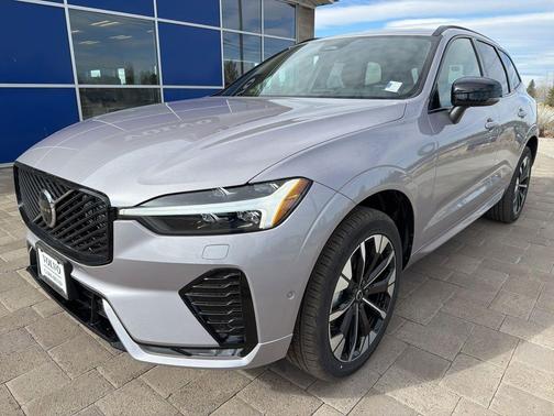 Aurora Silver 2026 Volvo XC60 B5 Plus