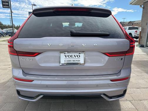 Aurora Silver 2026 Volvo XC60 B5 Plus