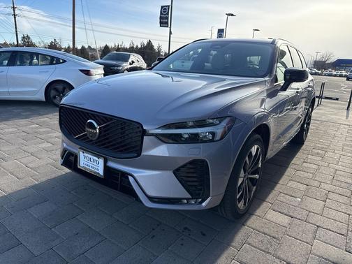 2026 Volvo XC60 B5 Plus
