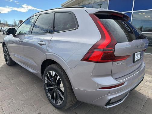 Aurora Silver 2026 Volvo XC60 B5 Plus
