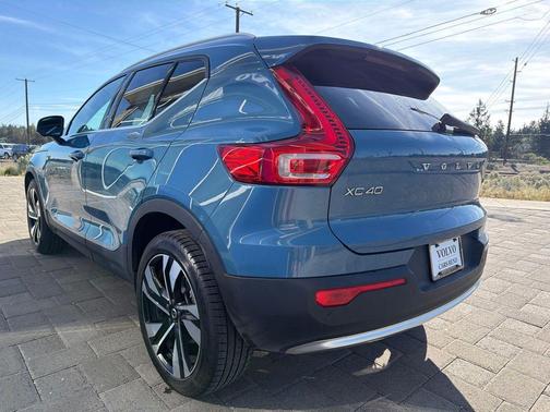 Fjord Blue Metallic 2023 Volvo XC40 B5 Ultimate Bright Theme