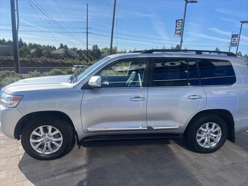 2016 Toyota Land Cruiser Base