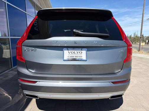 Gray Metallic 2019 Volvo XC90 T6 Momentum