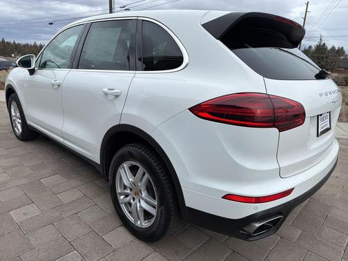 2016 Porsche Cayenne Cayenne