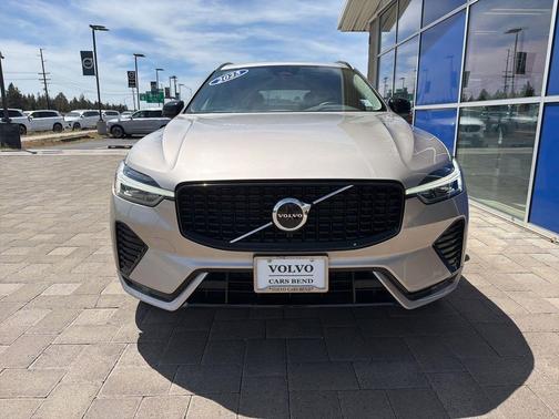 Silver Dawn Metallic 2025 Volvo XC60 B5 Core
