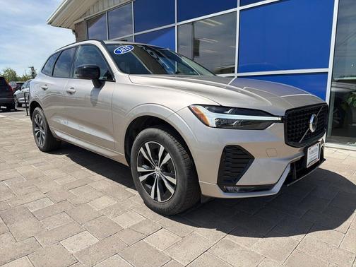 Silver Dawn Metallic 2025 Volvo XC60 B5 Core