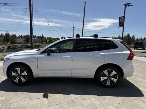 2025 Volvo XC60 Plug-In Hybrid T8 Core