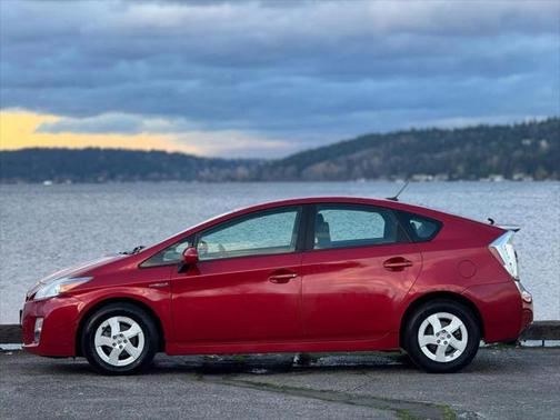 2010 Toyota Prius III