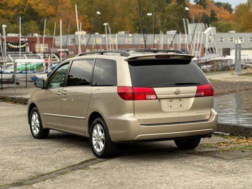 2005 Toyota Sienna LE