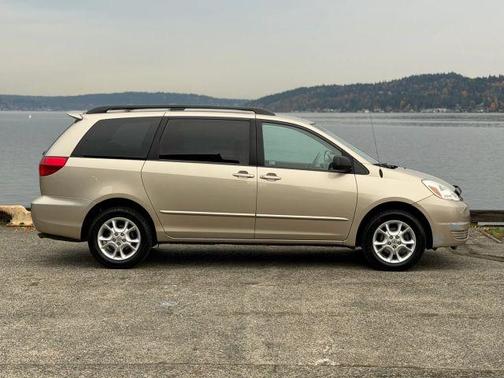2005 Toyota Sienna LE