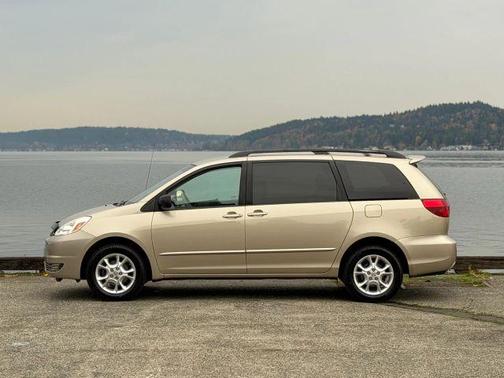 2005 Toyota Sienna LE