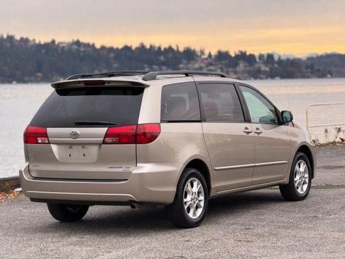 2005 Toyota Sienna LE