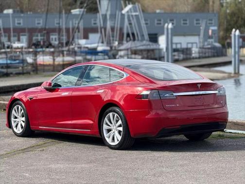 2016 Tesla Model S 90D