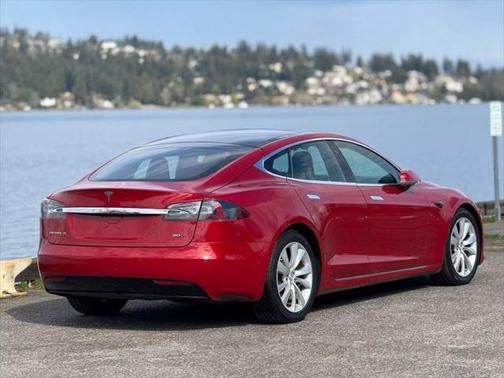 2016 Tesla Model S 90D