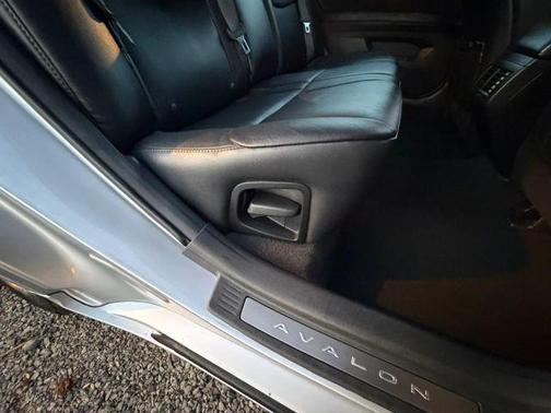 Silver 2008 Toyota Avalon Touring