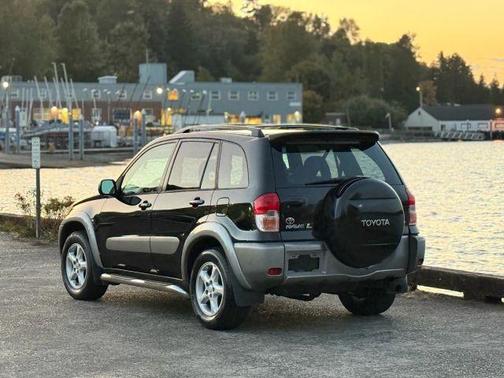 2001 Toyota RAV4 Base