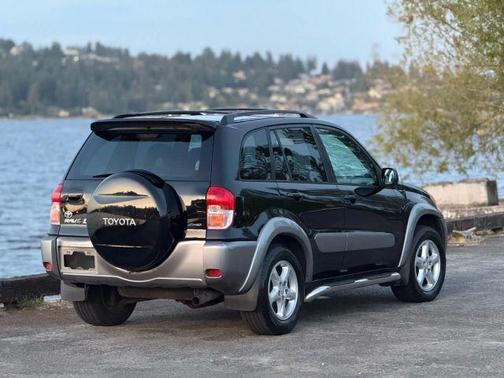 2001 Toyota RAV4 Base