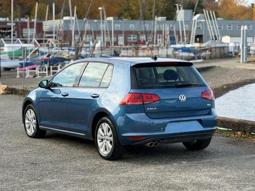 2015 Volkswagen Golf TDI S 4-Door