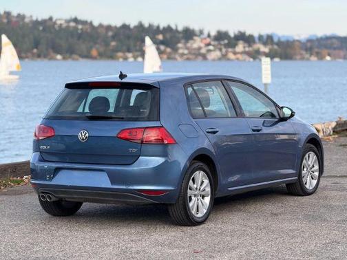 2015 Volkswagen Golf TDI S 4-Door