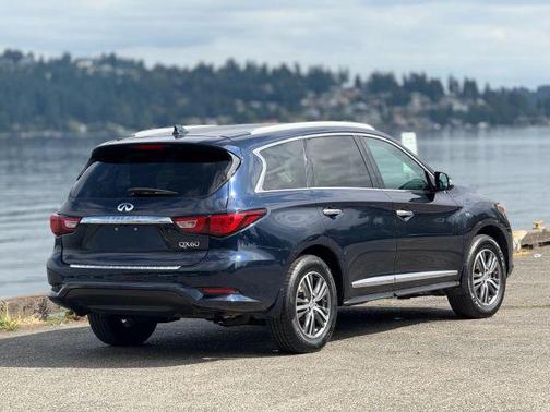 2016 INFINITI QX60 Base