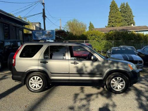 Gray 2005 Honda CR-V EX