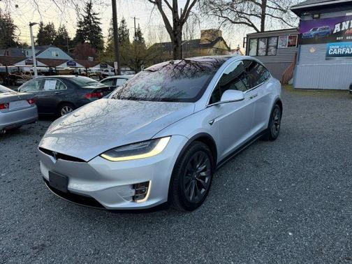 Silver 2018 Tesla Model X 75D