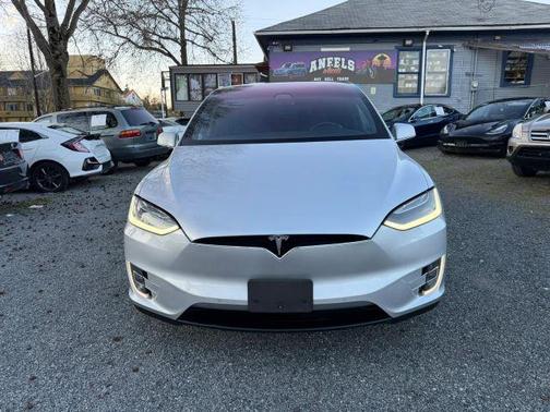 Silver 2018 Tesla Model X 75D