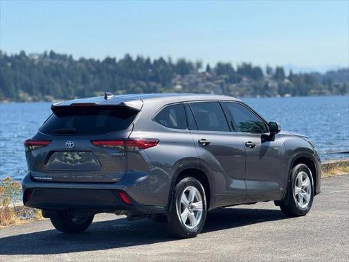 2021 Toyota Highlander Hybrid LE