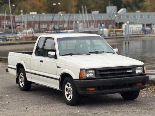 1986 Mazda B2000 Base