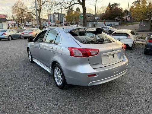 2011 Mitsubishi Lancer Sportback ES