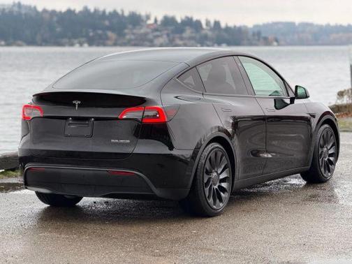 2023 Tesla Model Y Performance