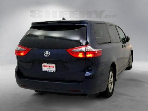 2020 Toyota Sienna SE