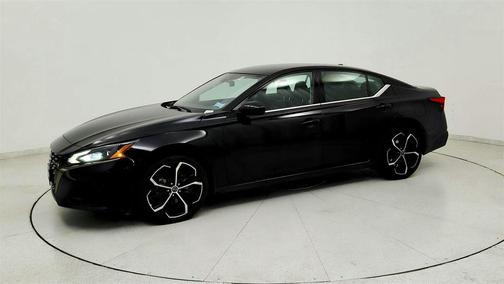 2023 Nissan Altima SR FWD