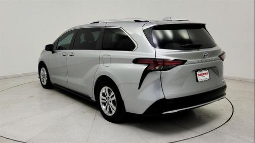 2024 Toyota Sienna Platinum