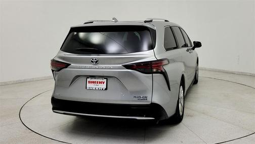 2024 Toyota Sienna Platinum
